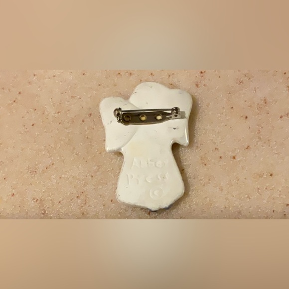 Abby Press Vintage ceramic porcelain angel brooch - Picture 2 of 2